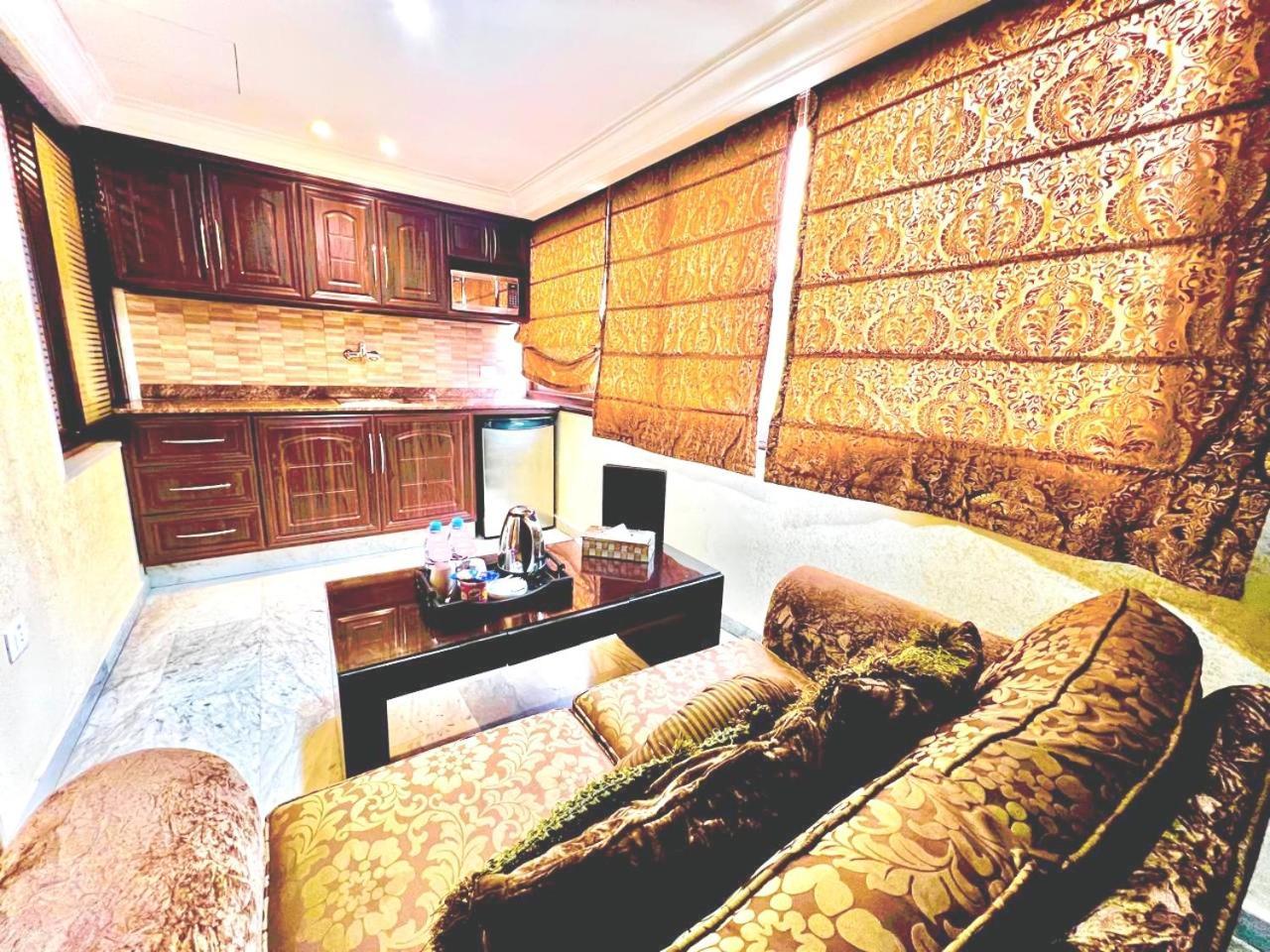Queens Suite Hotel Beirut Exterior photo